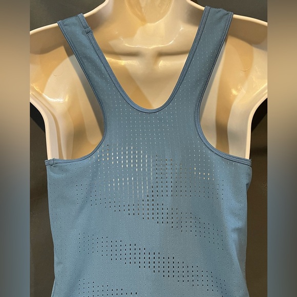 Nike dry fit fitness tank top - Picture 5 of 12
